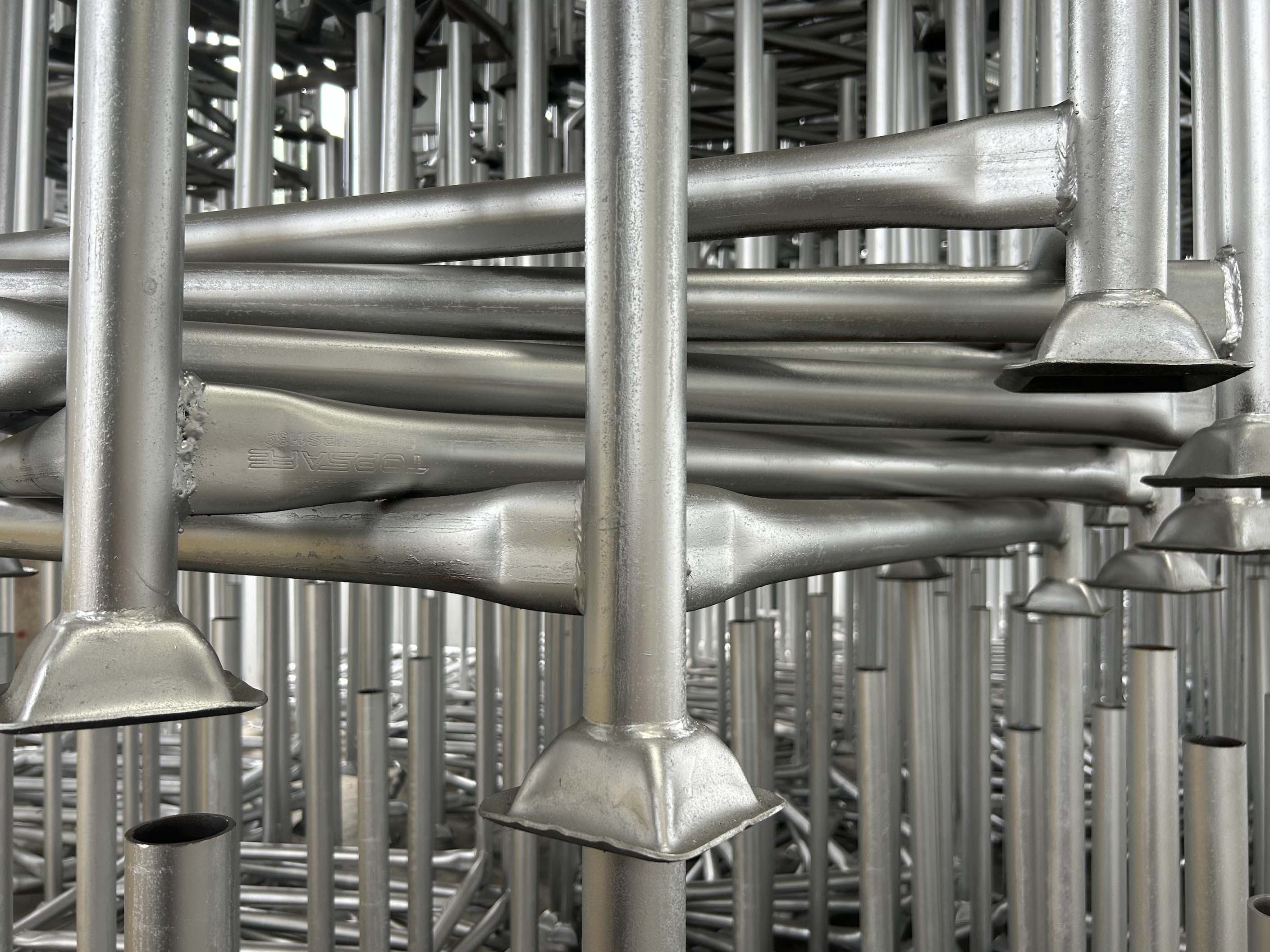 Painted Galvanized Steel Pallet 01 Dicat palet keluli tergalvani 01