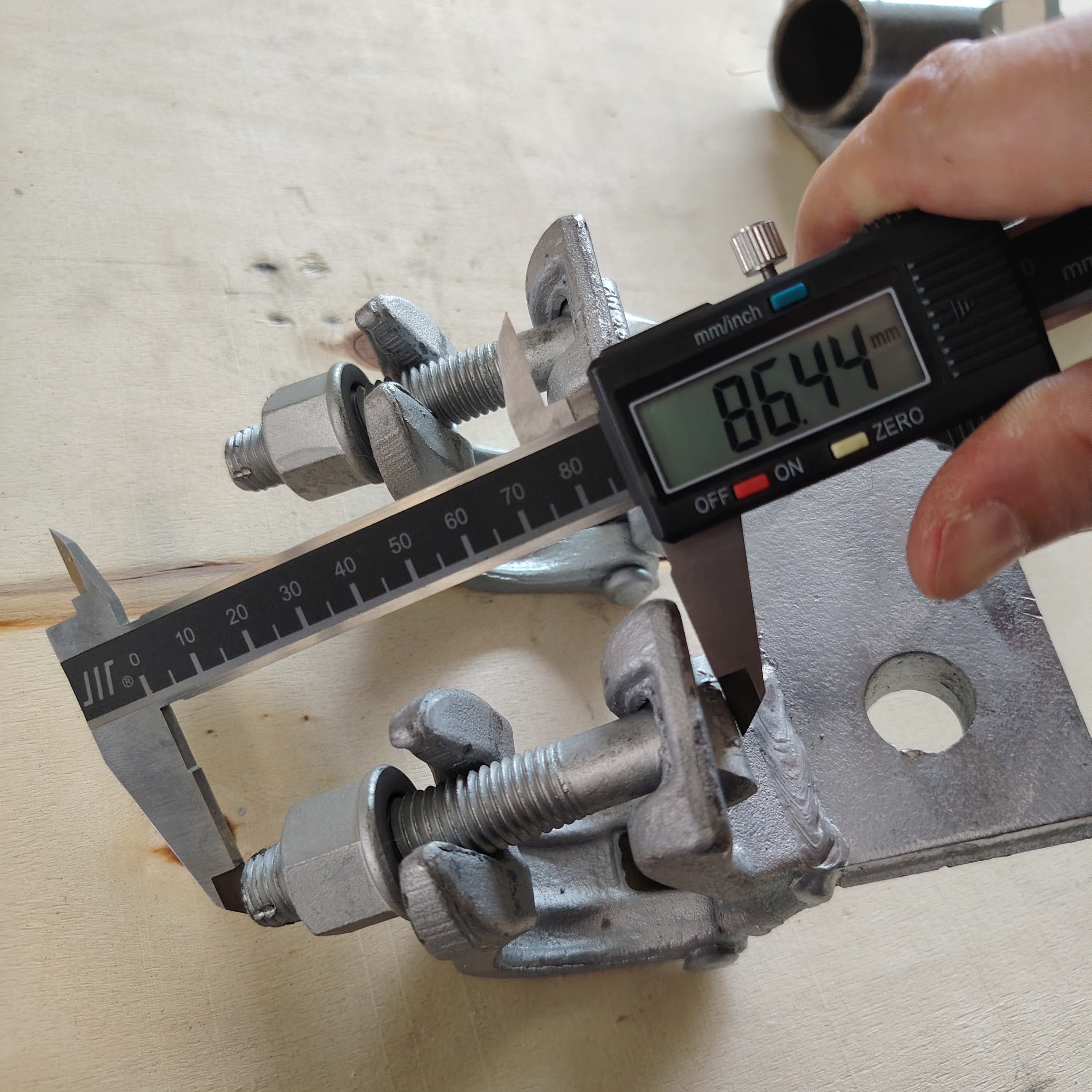 Bespoke Base Pengapit Perancah Berbentuk Khas 