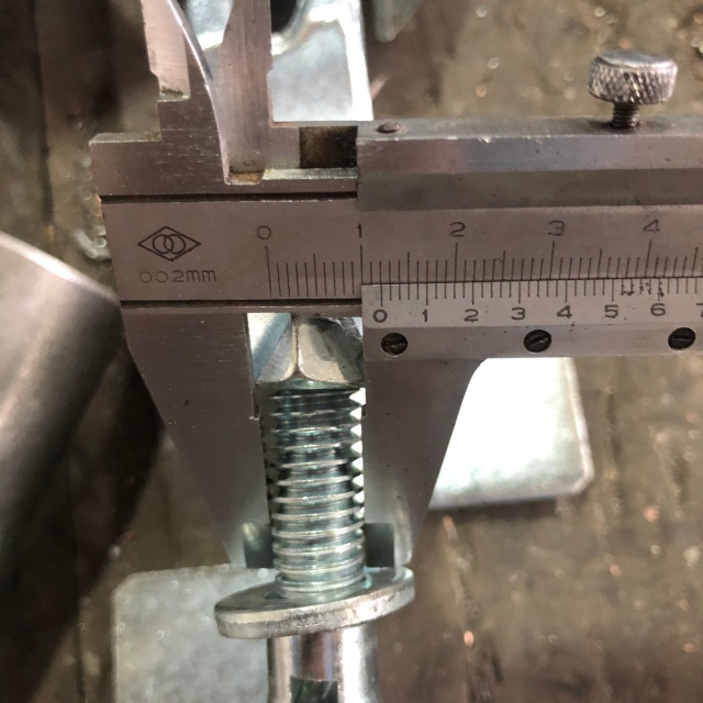 Lembaga Retaining Coupler