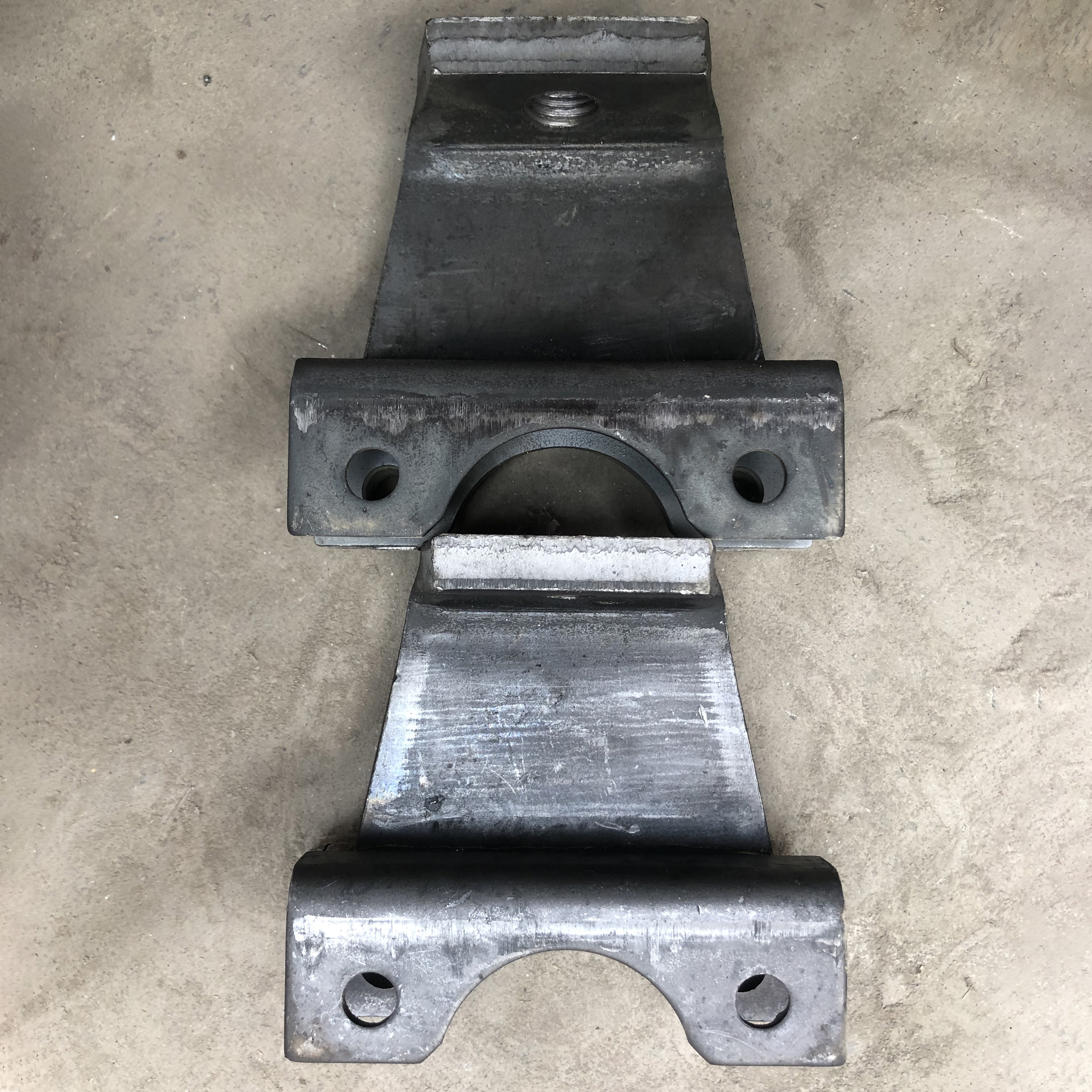 Drop coupler girder forged