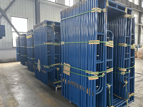 Berjalan melalui bingkai