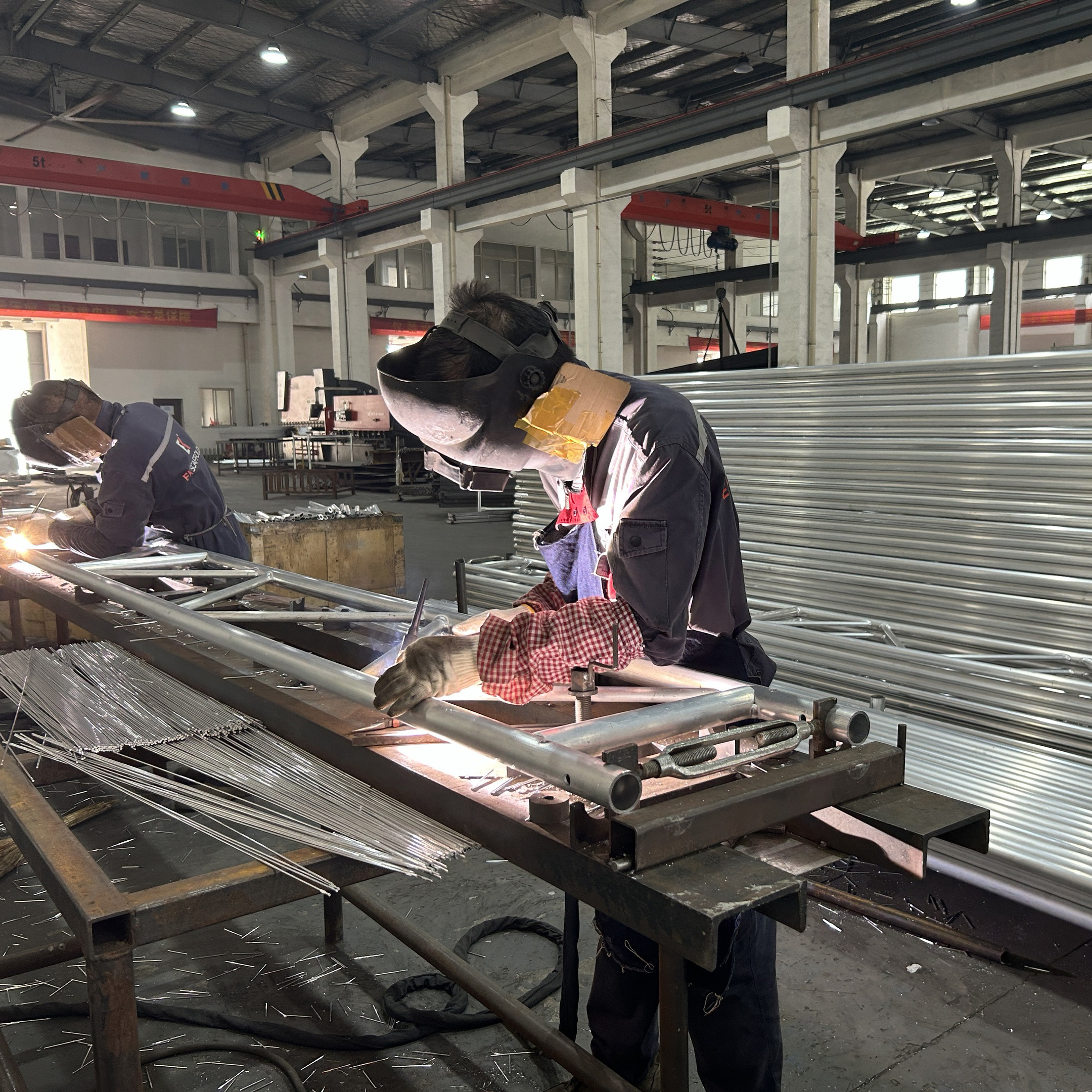 Rasuk kekisi aluminium