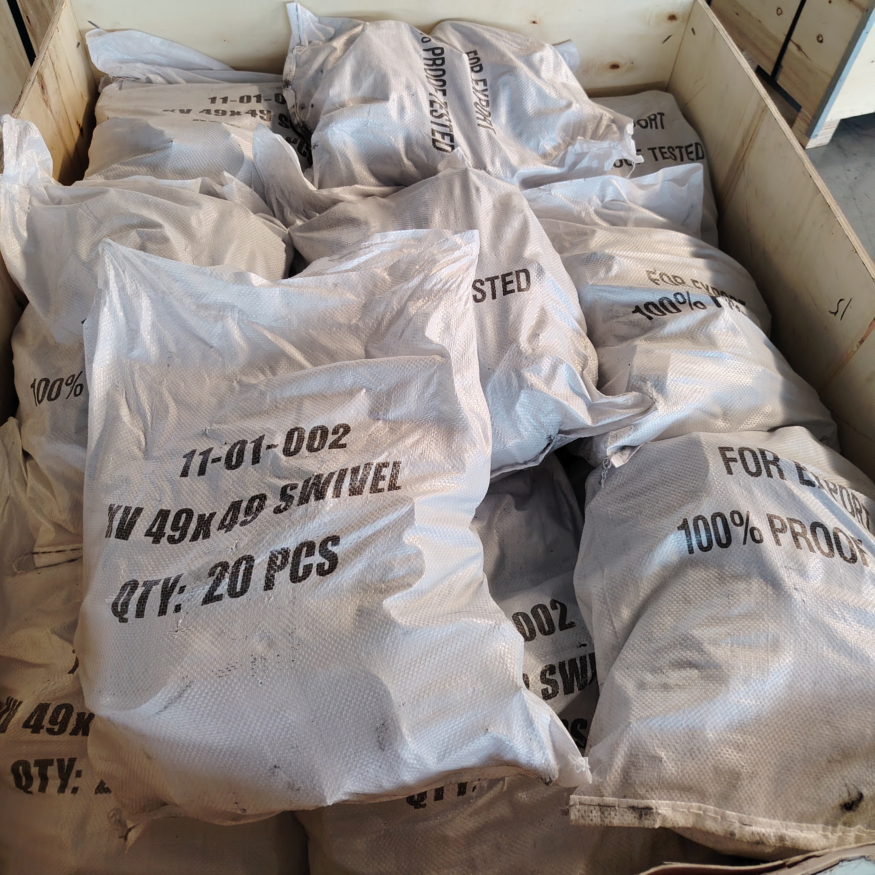 Pengapit Perancah berbentuk khas