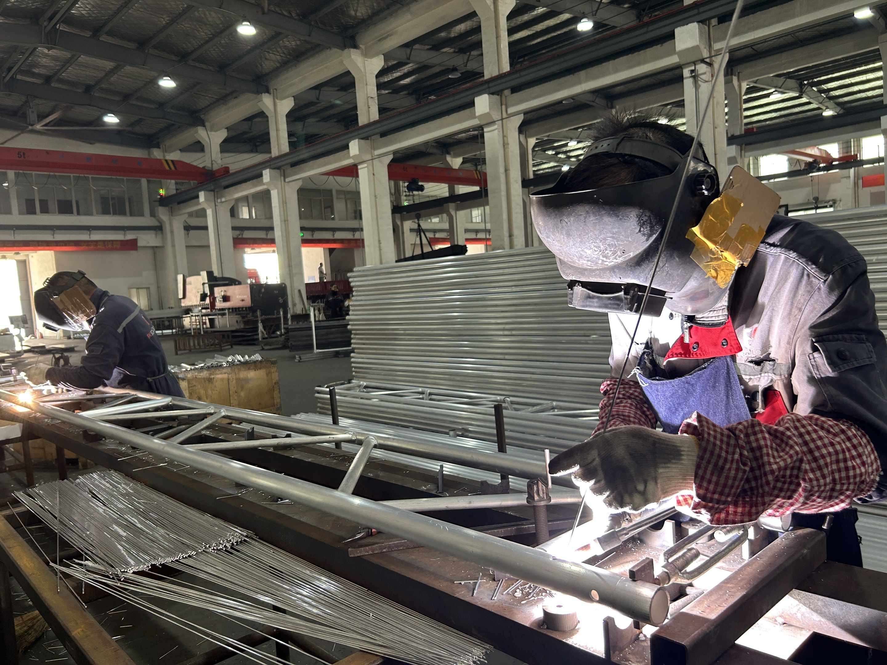 kimpalan rasuk kekisi aluminium 