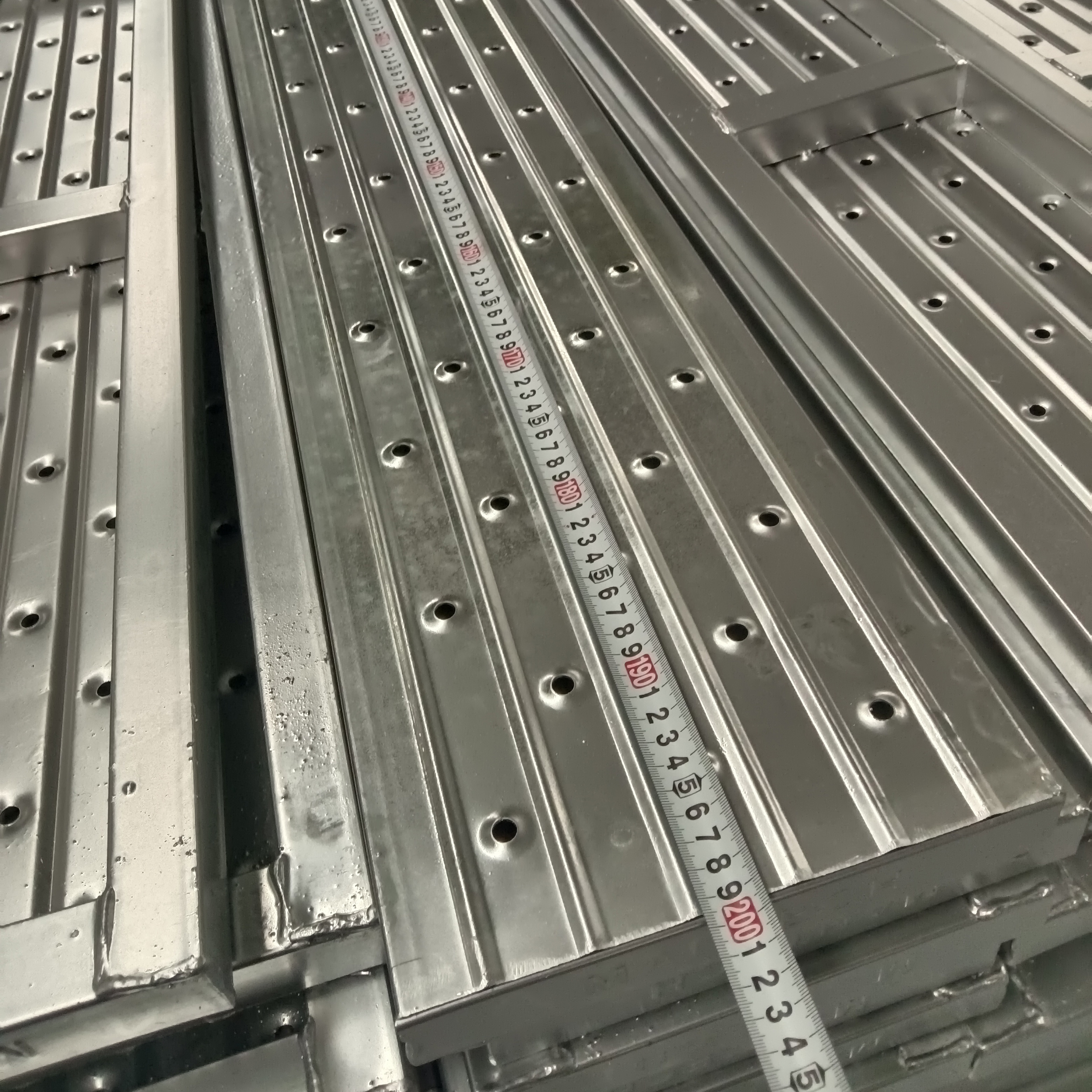 Papan keluli tertutup 2.0m