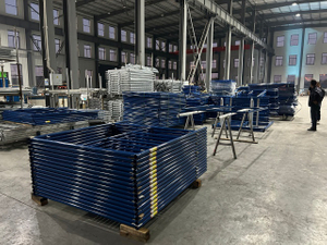 Berjalan melalui bingkai