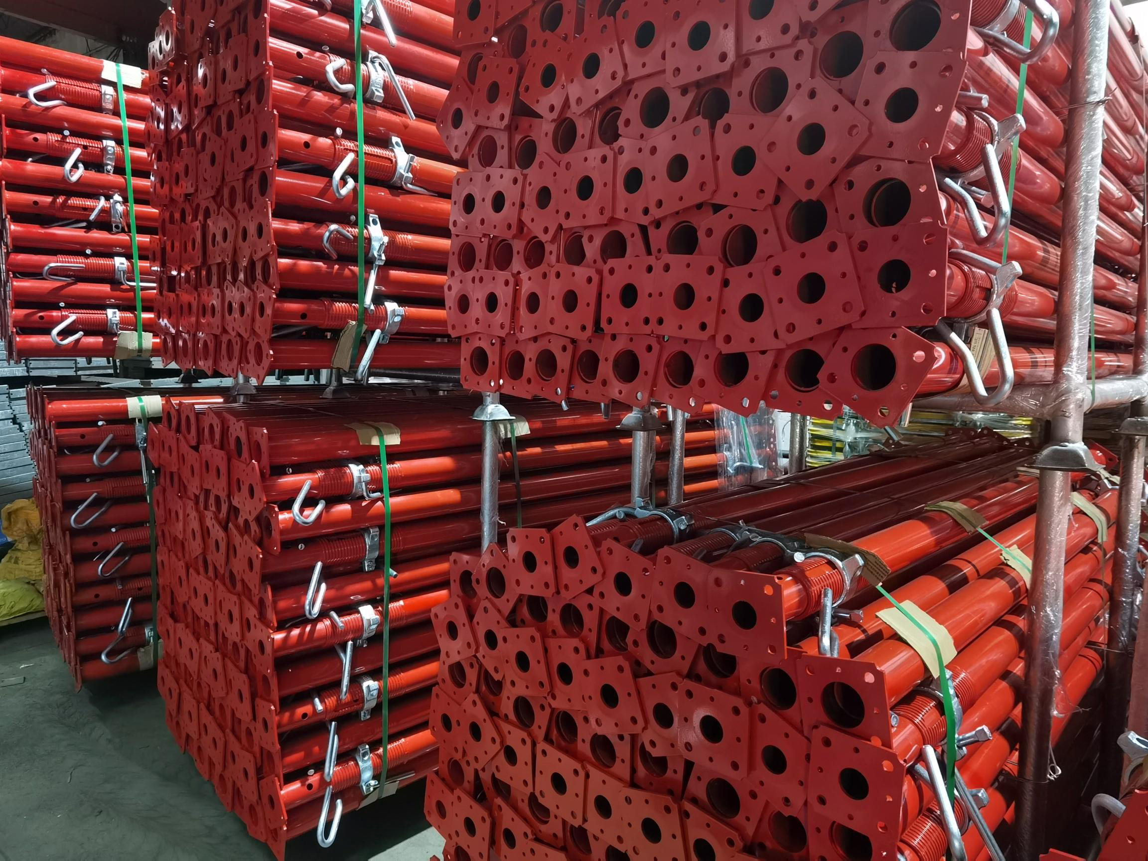 Alat peraga keluli vs alat peraga aluminium