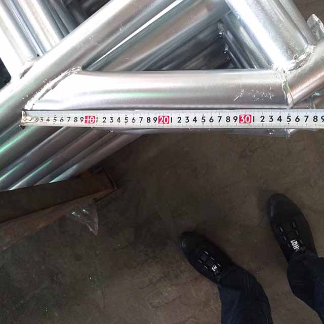 Cuplock menguatkan rasuk 10