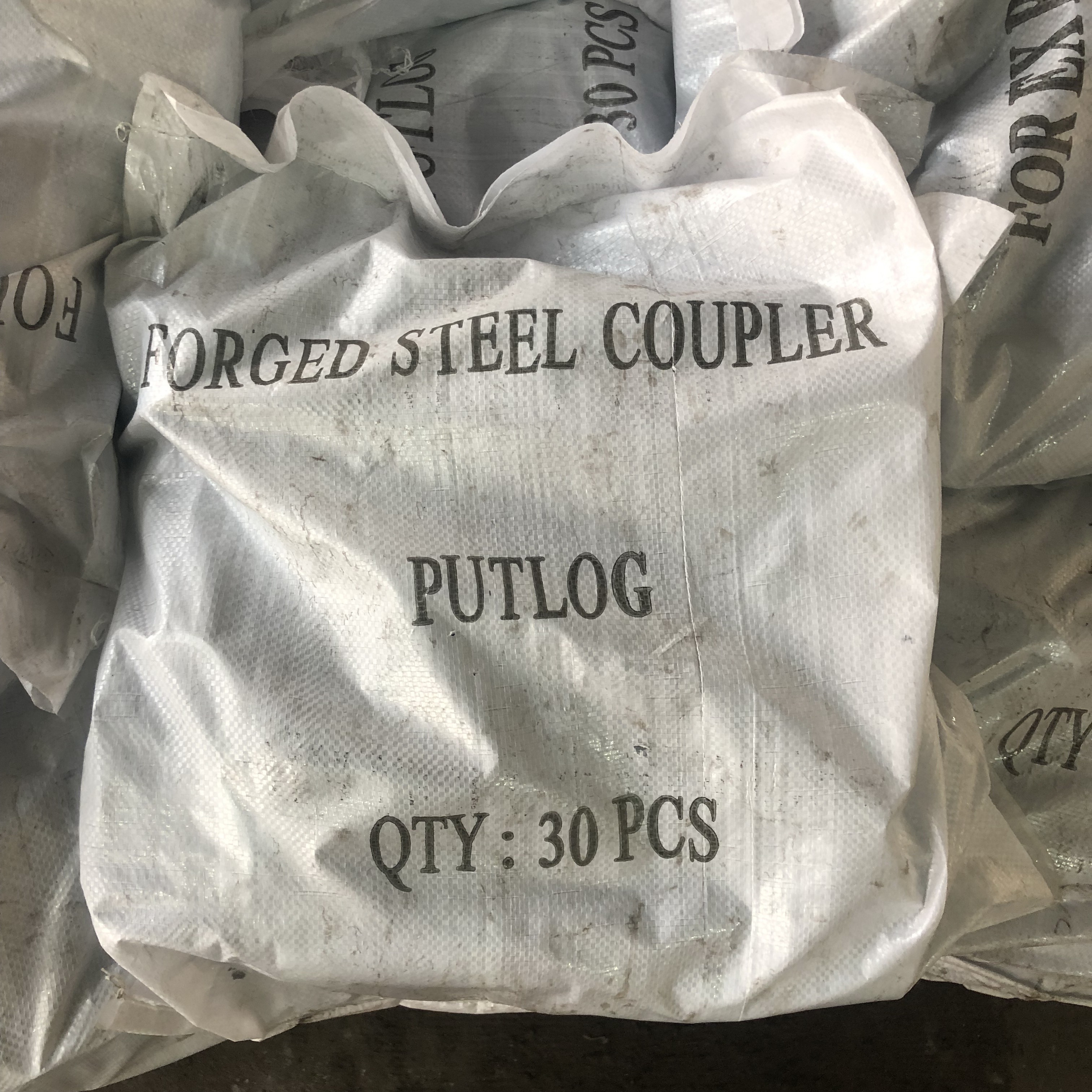 Drop coupler putlog palsu