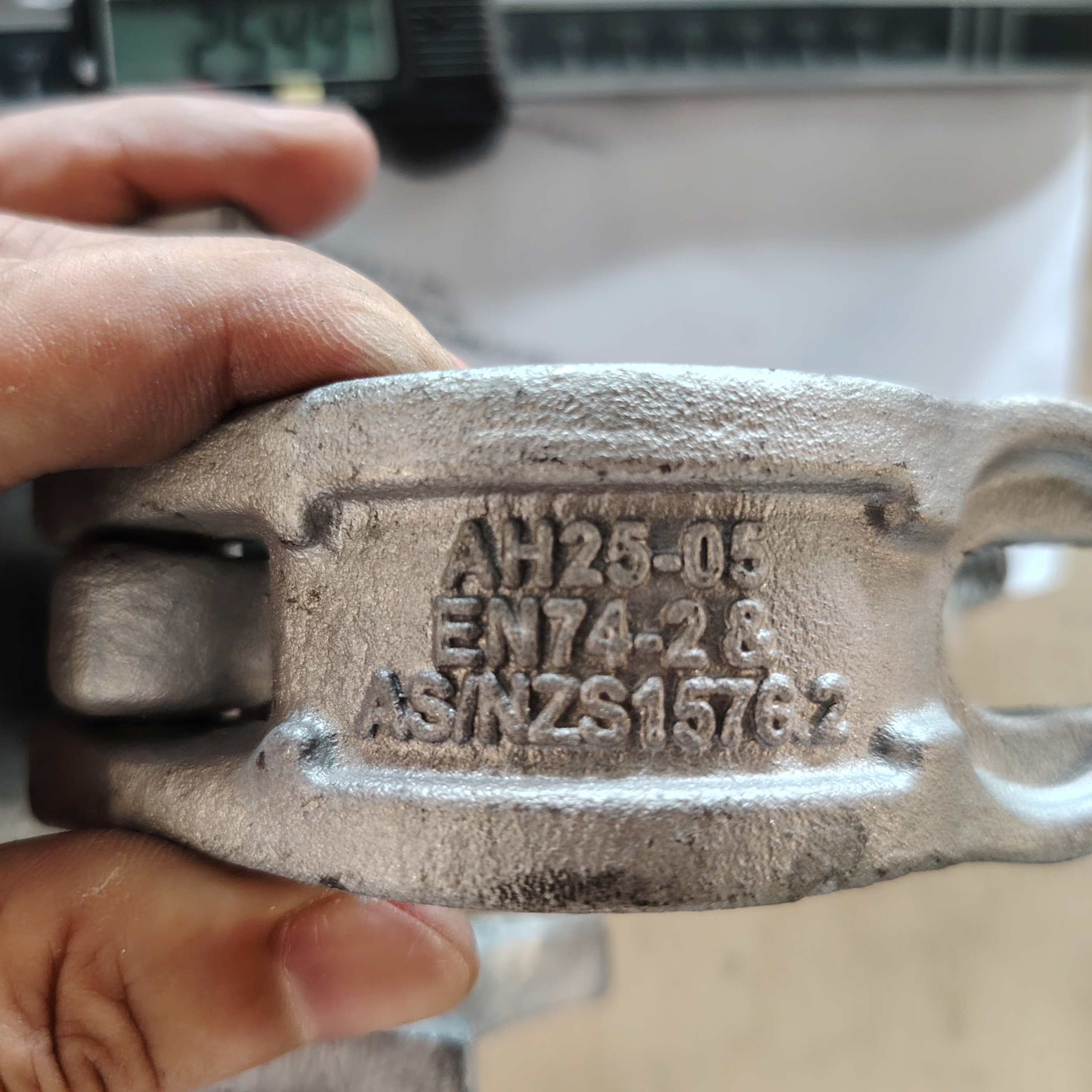 Bjelke Klips Pengapit Perancah berbentuk khas