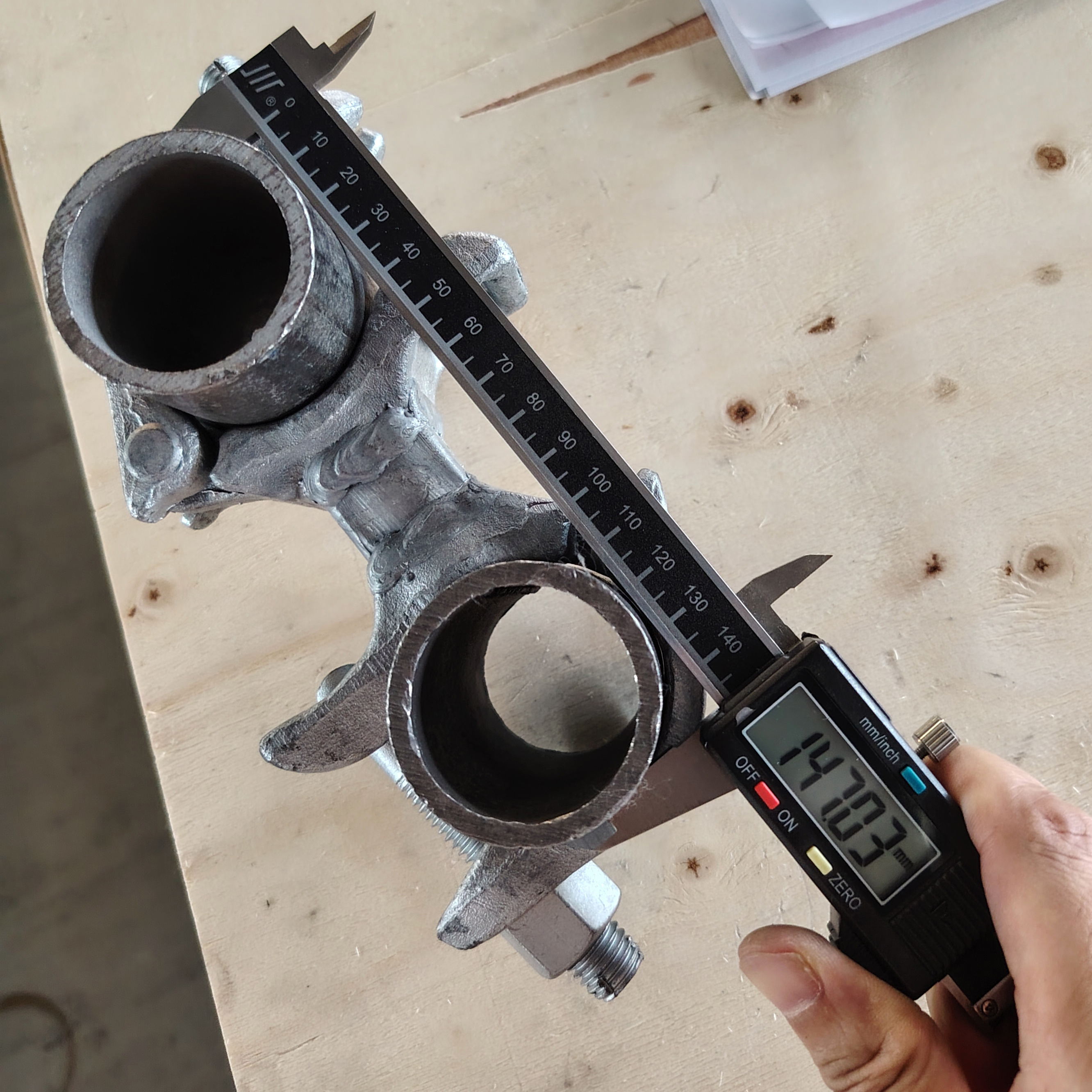 Pengganding Jarak Pengapit Perancah berbentuk khas - 98mm Pengapit 