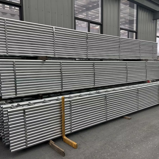 Rasuk Tangga Keluli Perancah