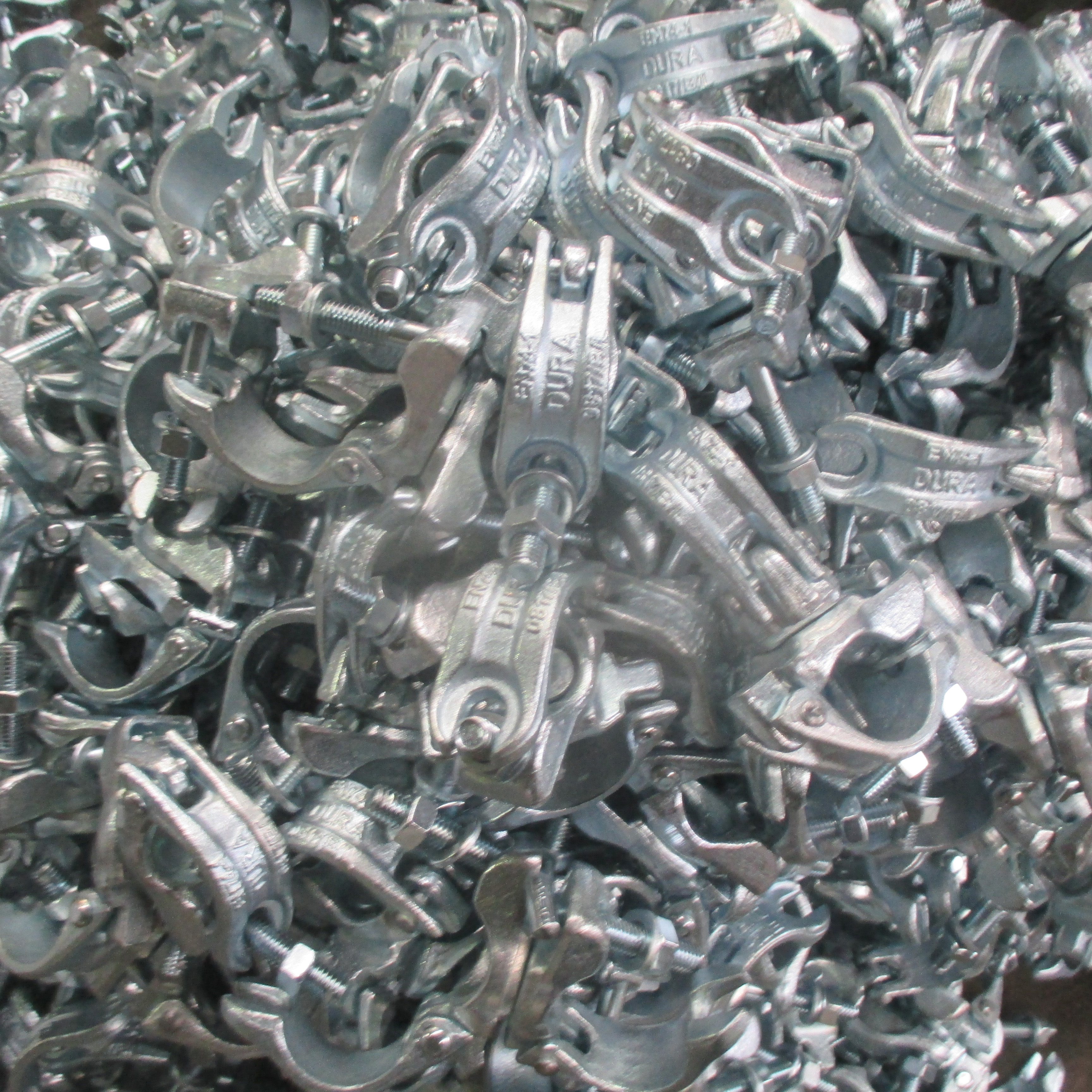 Drop coupler swivel palsu