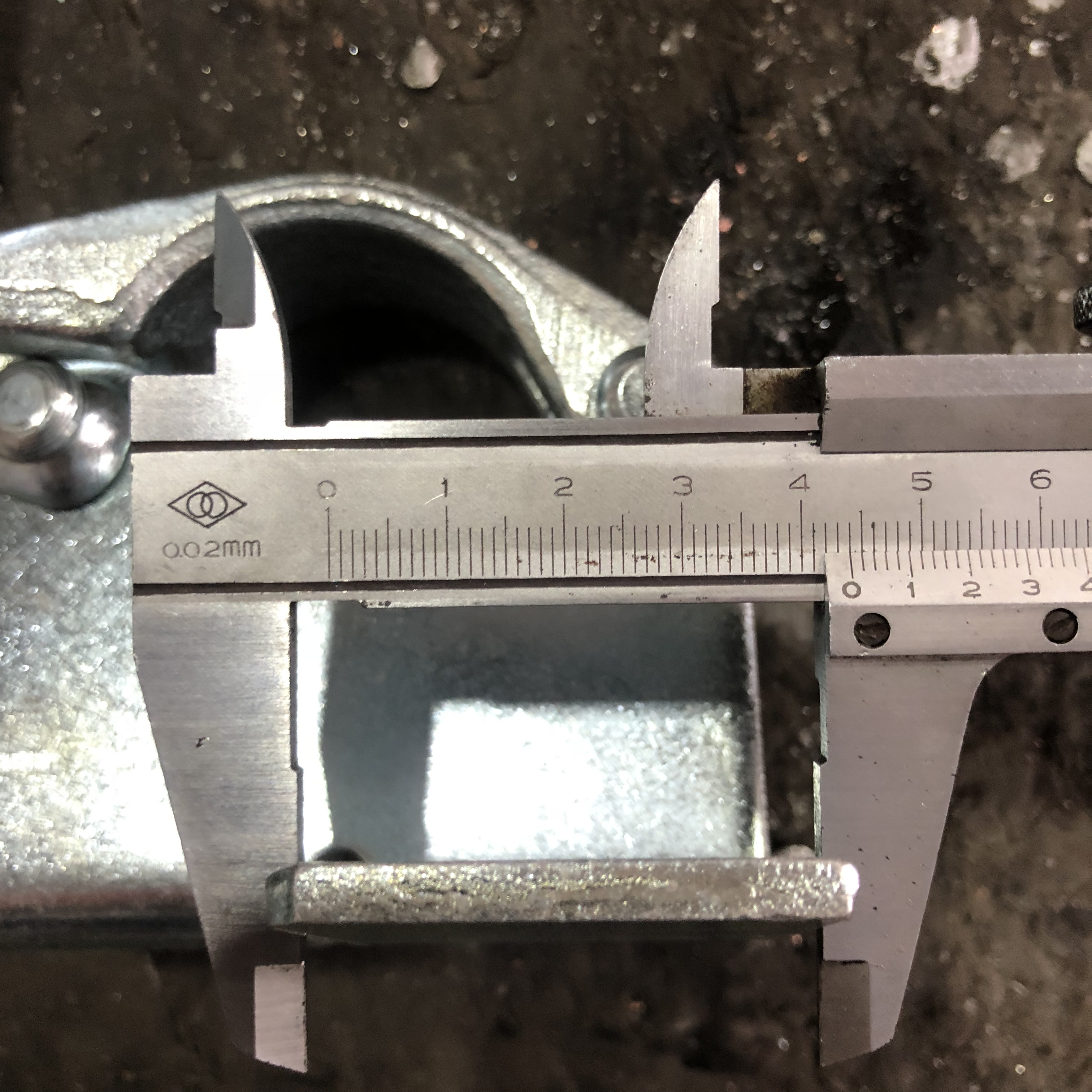 drop board shoad retaining coupler