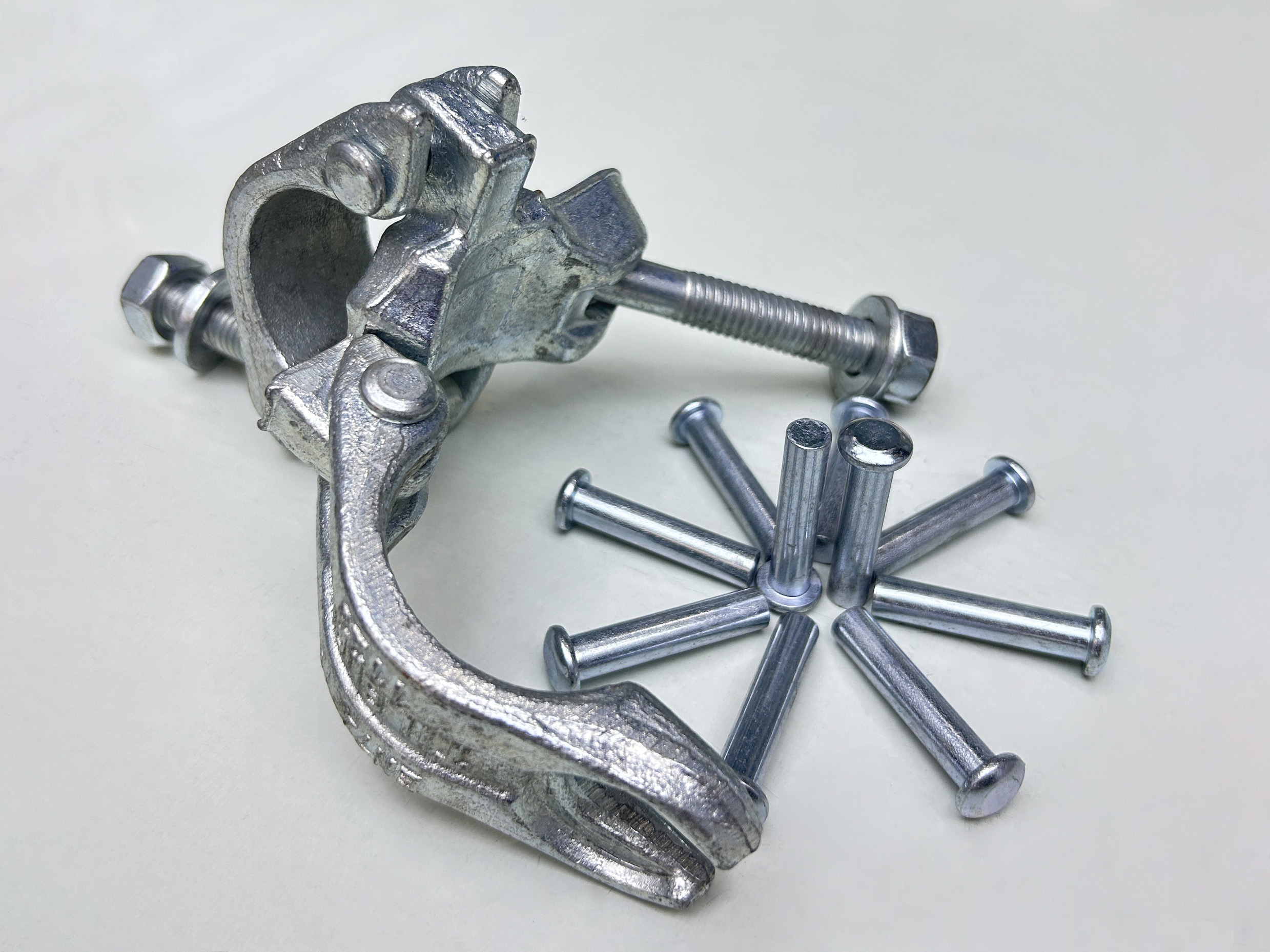 Rivet asas pengganding berganda