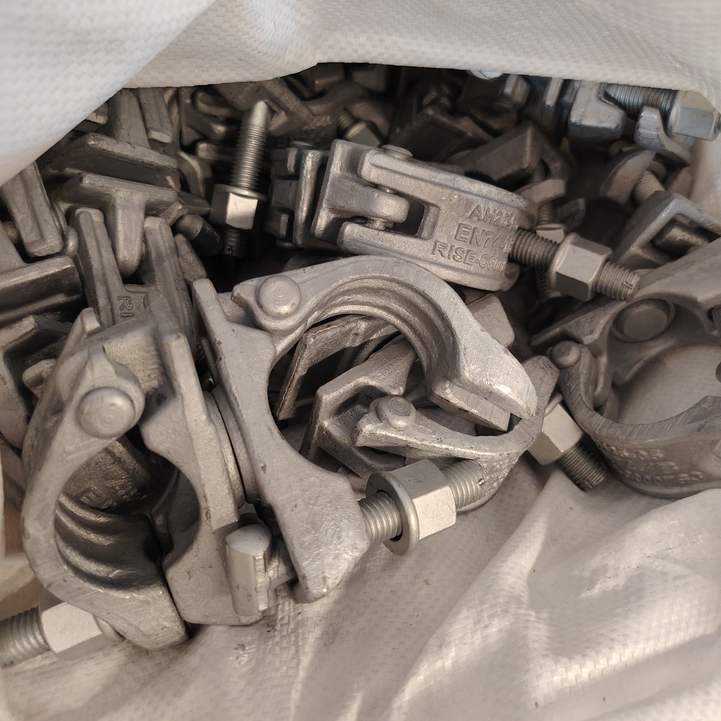 Pengganding Pusing KV 49 X 49 Pengapit Perancah berbentuk khas