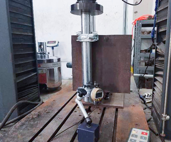  gravlock coupler dalam ujian (ujian slip di sepanjang tiub)