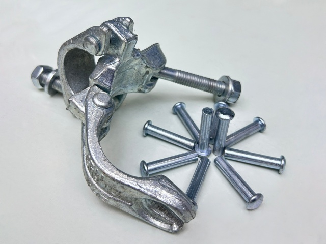 Rivet asas pengganding berganda