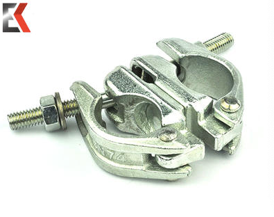 Swivel scaffolding coupler