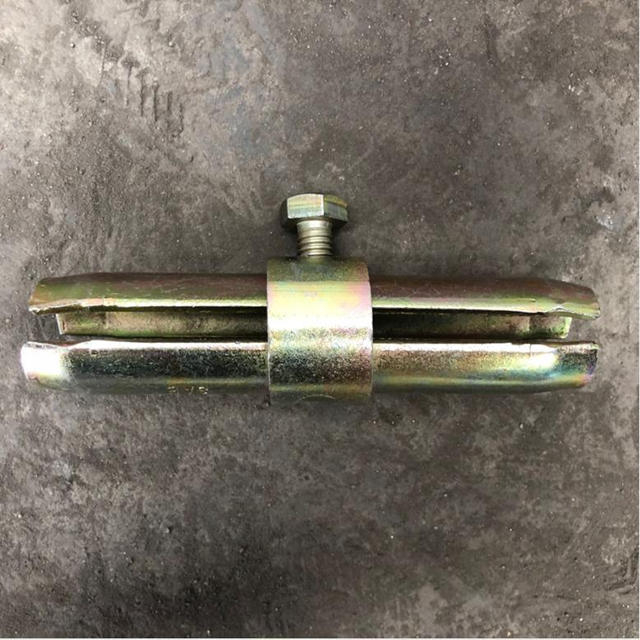 Coupler Pin Bersama Dalam Ditekan