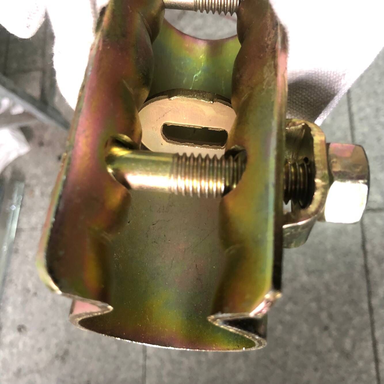 Coupler lengan yang ditekan