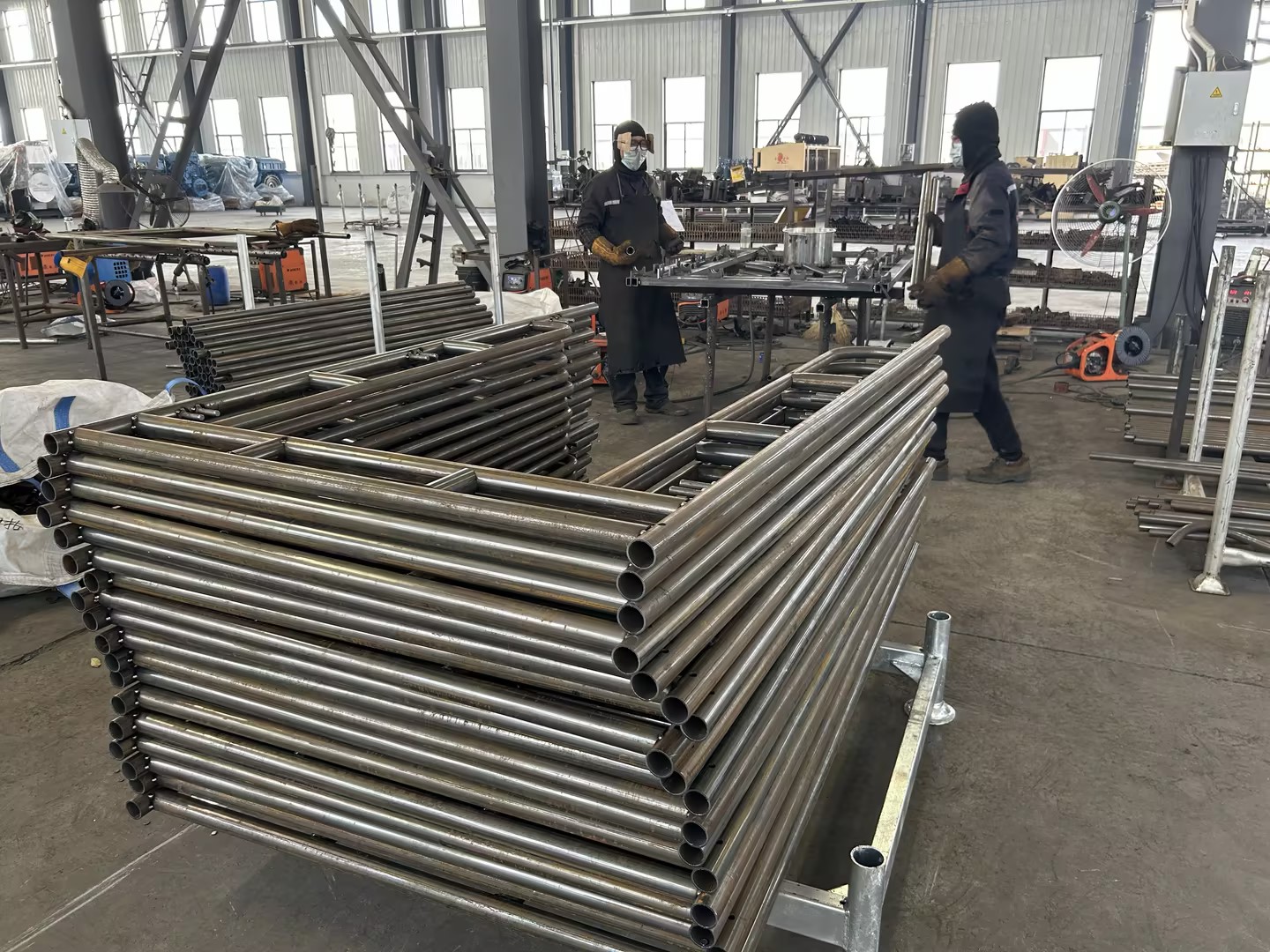 Berjalan Walaupun Scaffolding 