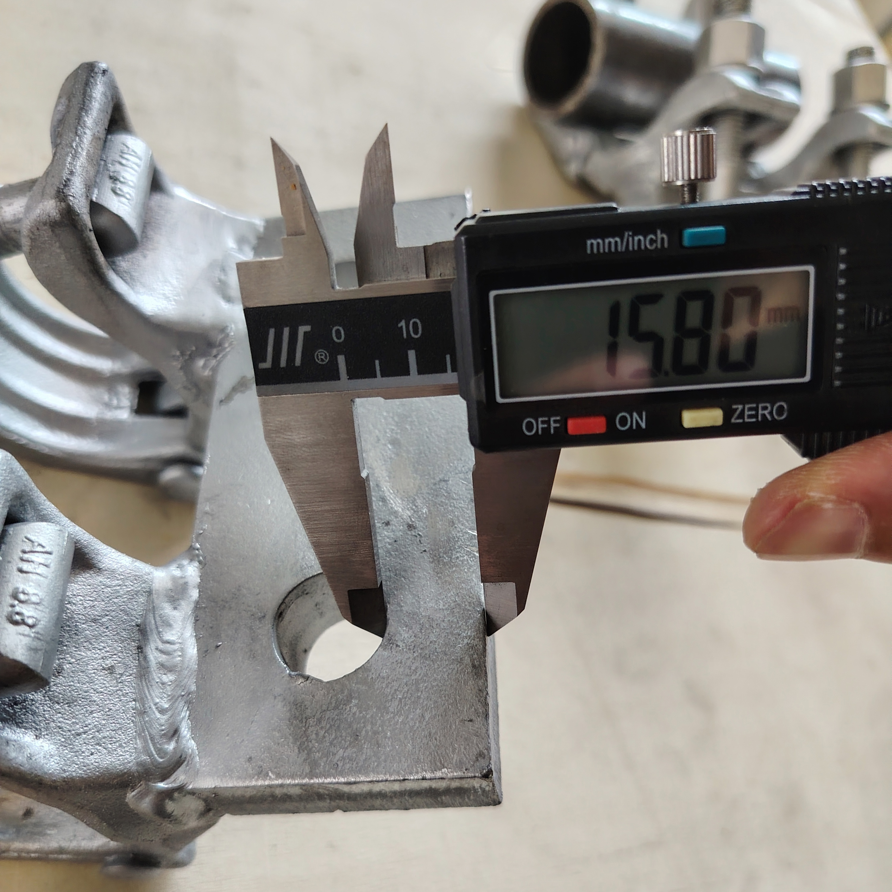 Pengapit Perancah Bespoke Khas Pangkalan Perancah 