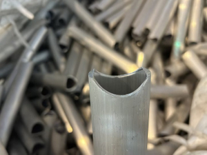 Komponen rasuk aluminium