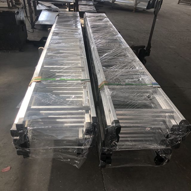 BS standard perancah aluminium lurus