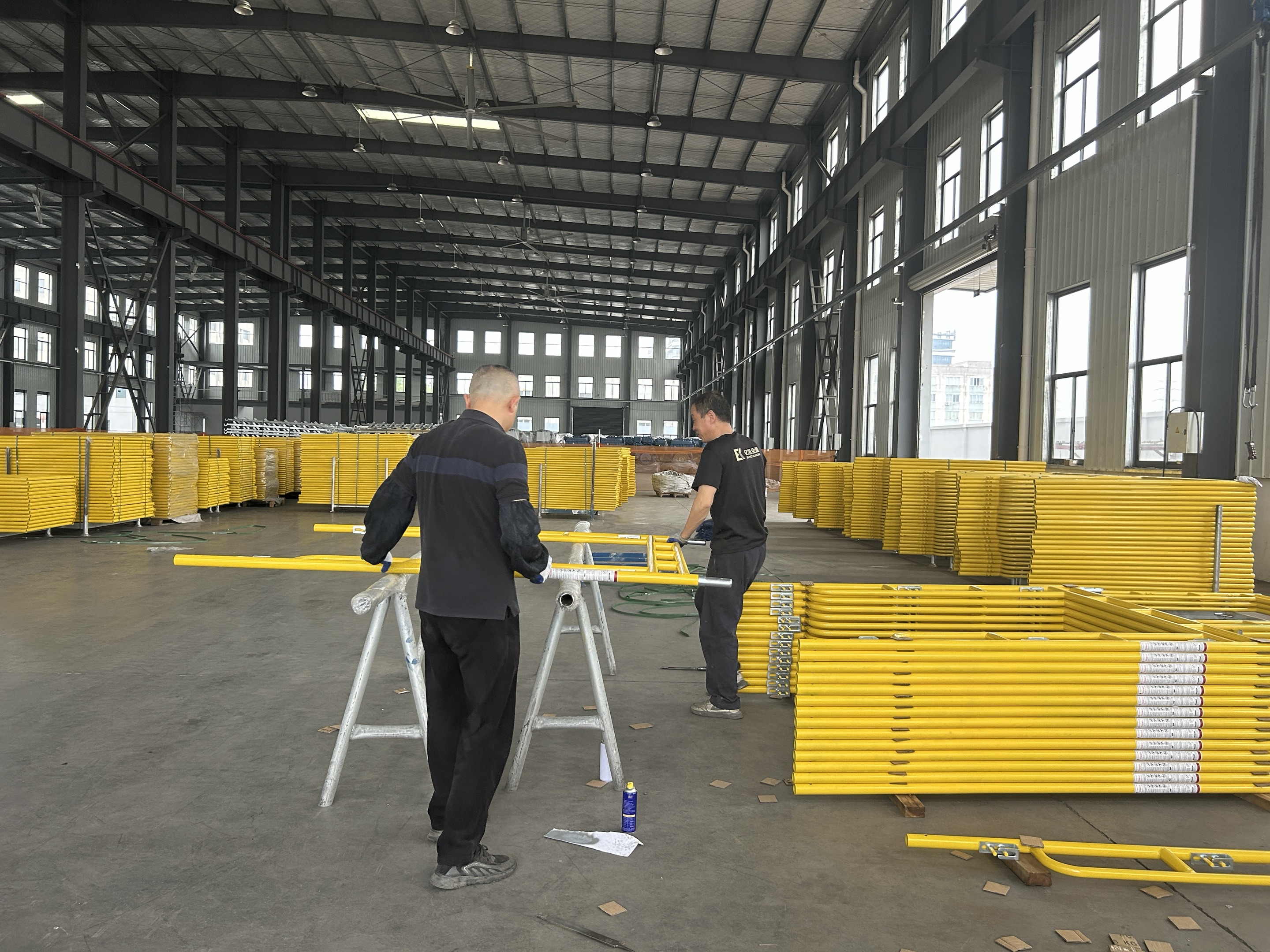 Berjalan Walaupun Scaffolding 