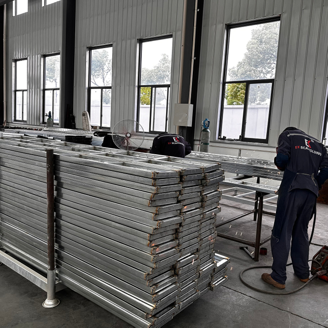 Papan keluli tertutup