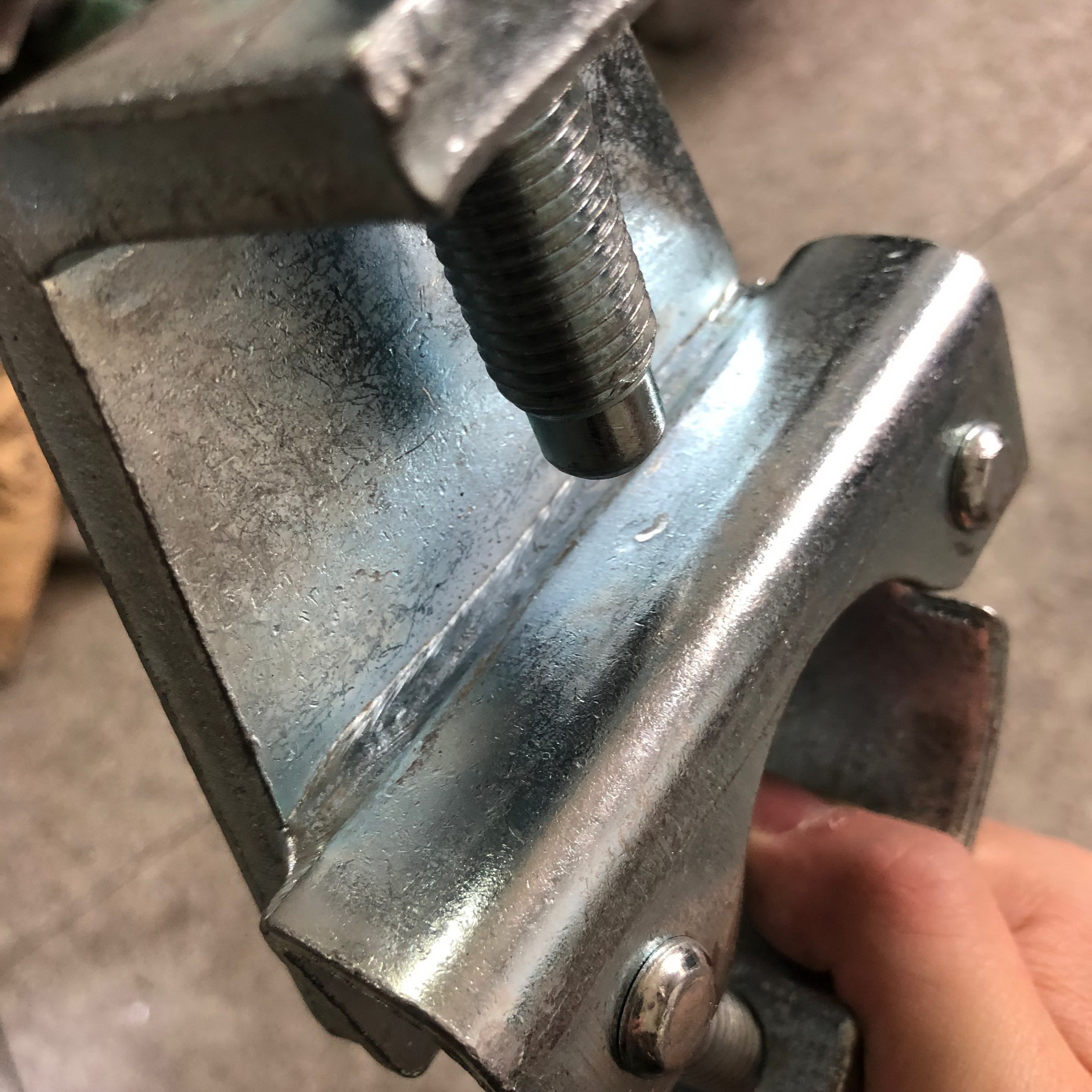 Drop coupler girder forged
