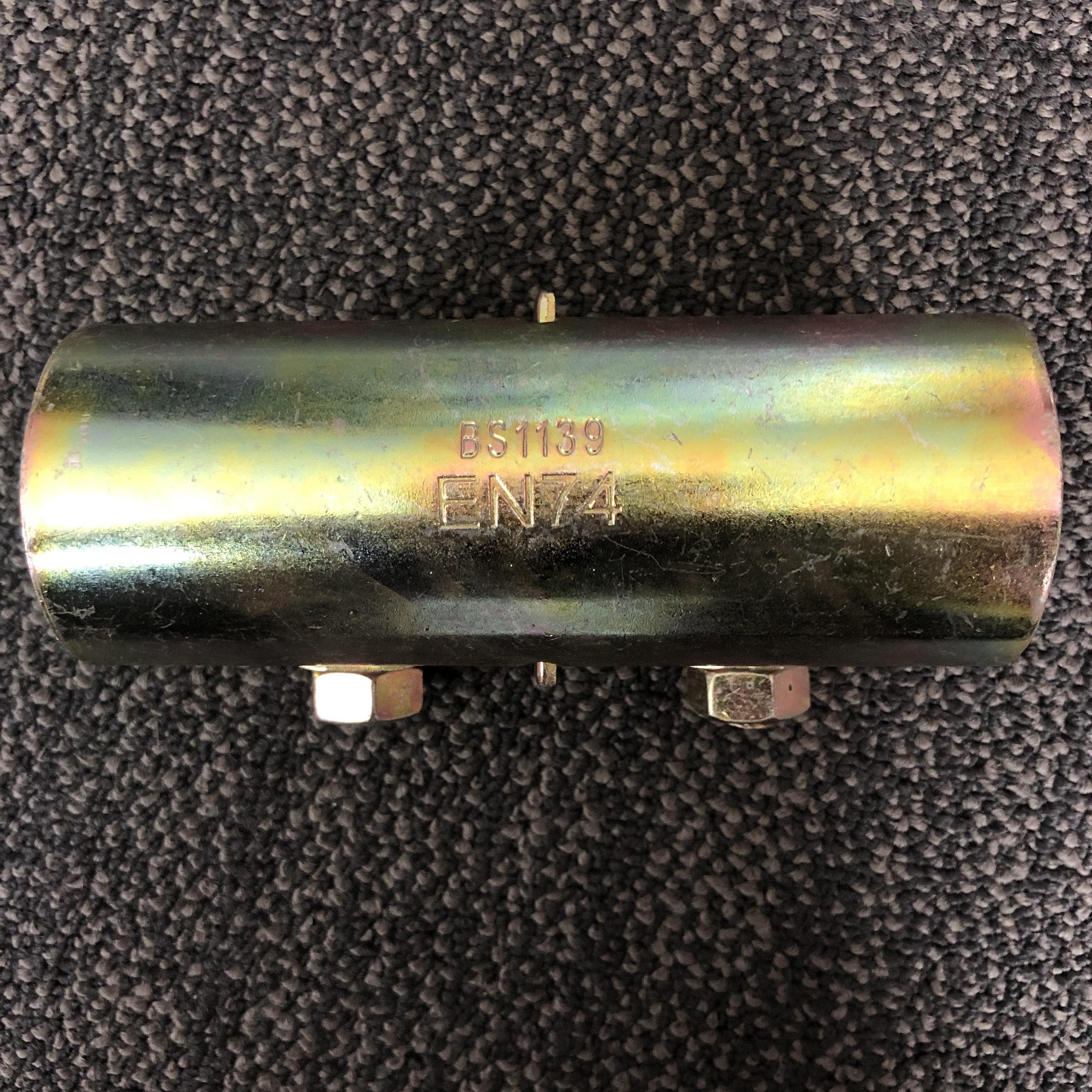 Coupler lengan yang ditekan