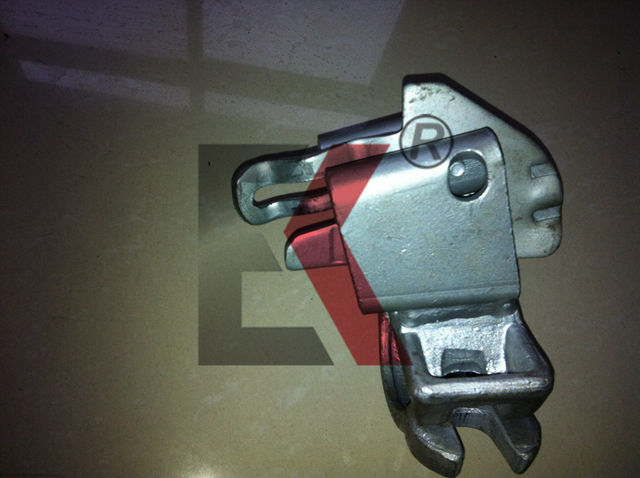 Drop coupler tunggal palsu dengan pengapit pemasangan perancah keluli baji