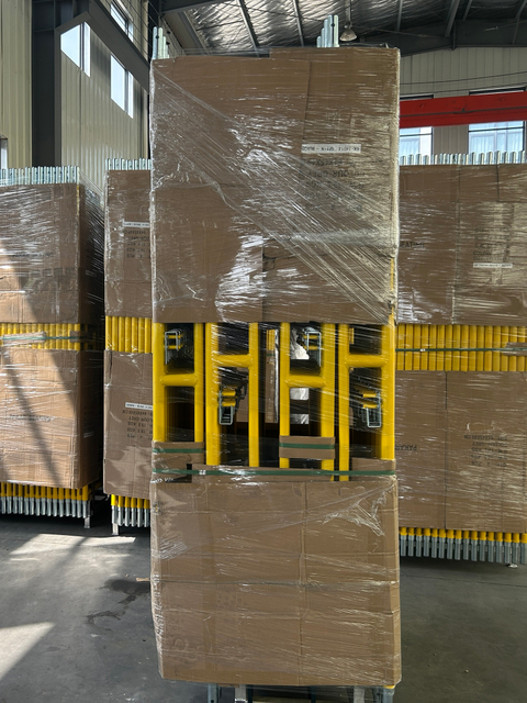 Walk Yellow melalui bingkai