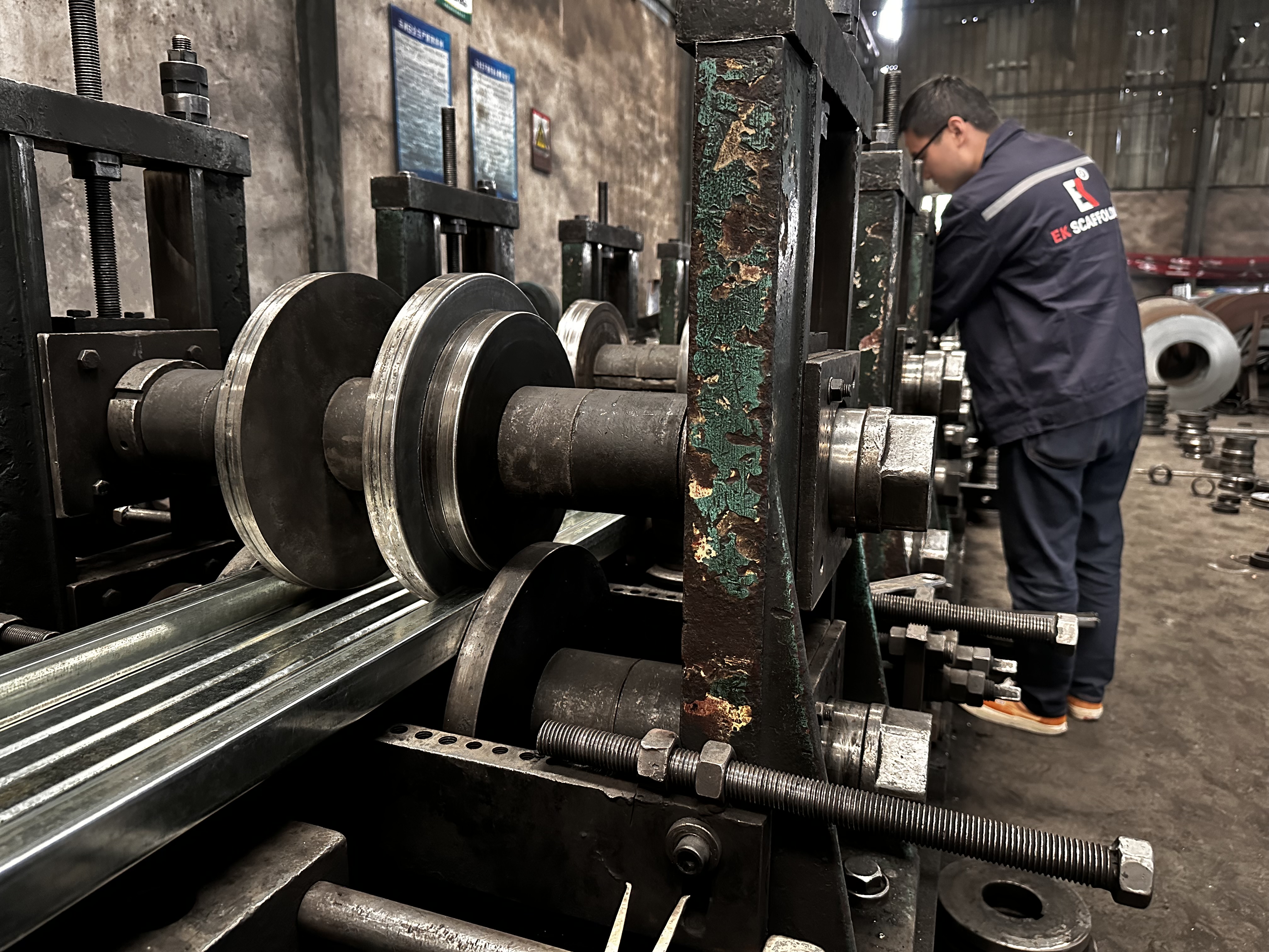 Lembaga berjalan perancah