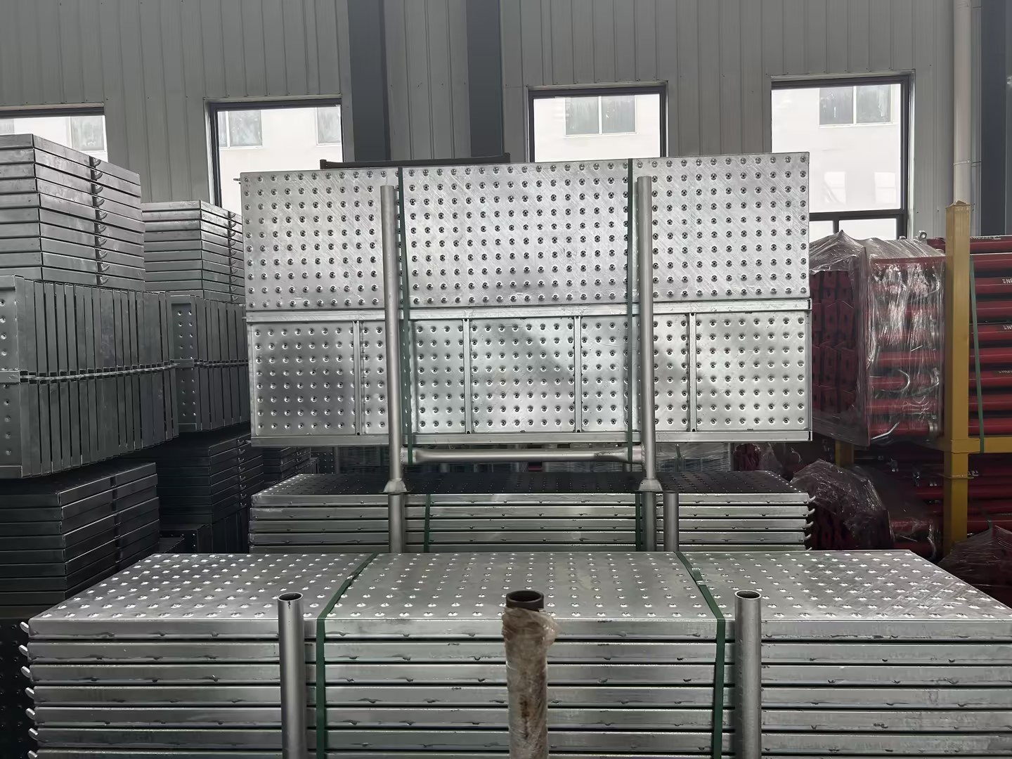 papan berjalan perancah 